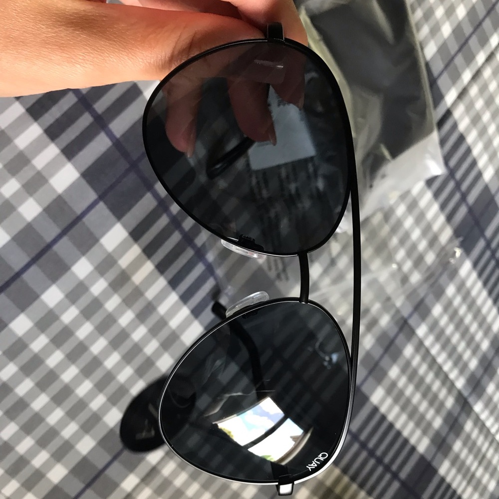 Quay vivienne sunglasses black